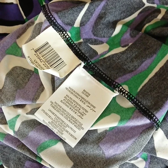 Women's Vibrant Geometric Print V-Neck Dress By BCBGMAXAZRIA. Size S - Picture 17 of 17